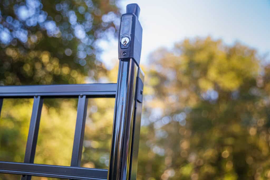 09_25 – FENCE PROS-002